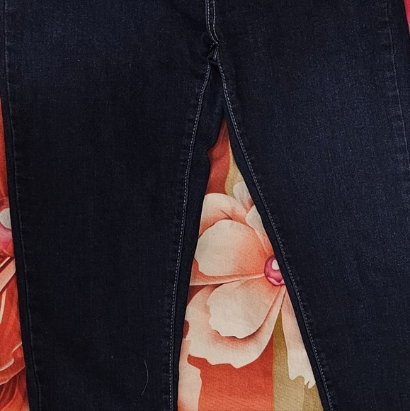 Women jean - Picture 3 of 7